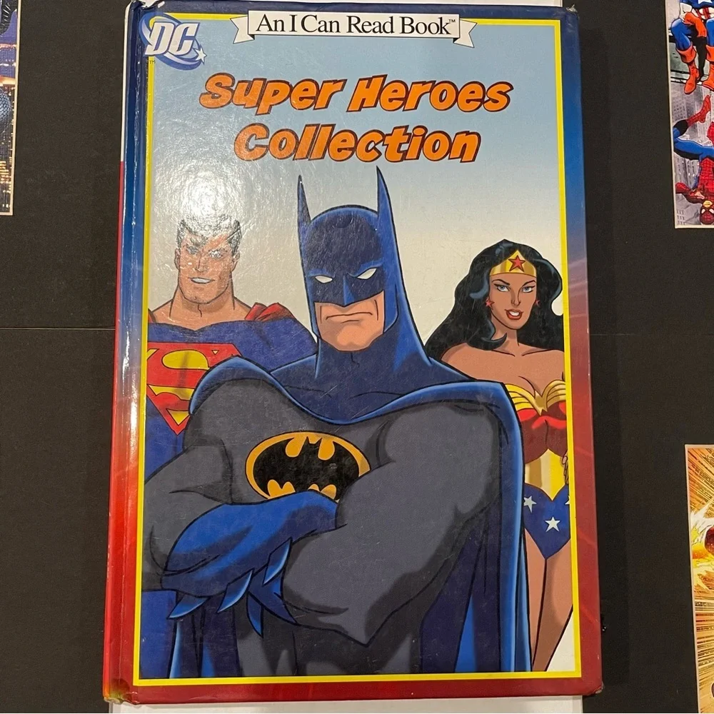 DC Super Heroes Collection Hardcover + 4 Superhero Art‎ Prints (DC/Marvel)
